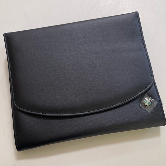 BMW 2009 7 Series 750Li 750i Owners Operator Manuals Guides W/ Case BMW Emblem - Picture 2 of 15